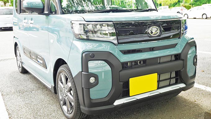 タント・ファンクロス:ヘッドライト